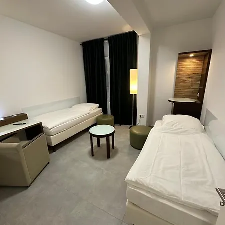 Easyliving Aparthotel *