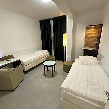 Easyliving Apart-hotel *